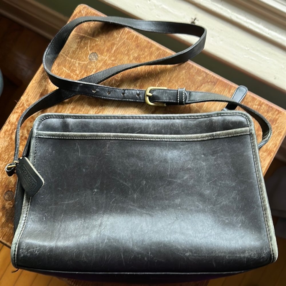 Vintage Coach crossbody bag